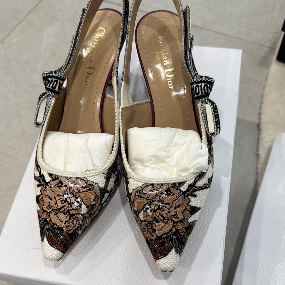 Dior Women's Floral Embroidered Shoes - Brown and Cream